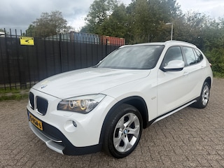 BMW X1 sDrive18i Autom/Tiptr High Executive Sprtleer/Navi/Clima/Cruise