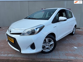 Toyota Yaris 1.5 Full Hybrid Comfort |NIEUW APK|1E EIG|LUXE UITV|CAMERA STOELVERWARMING|LM VLGN|
