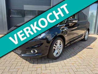 Ford S-MAX 2.0 Vignale 7p. Automaat, Pano, Trekhaak, PDC, Clima, Leder
