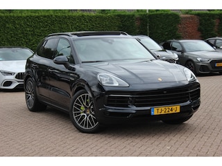 Porsche Cayenne 3.0 E-Hybrid / Panoramadak / 360Camera / Achterasbesturing / Luchtvering / Softclose / Sportchrono / 21'' / Keyless / Stoelventilatie+Verwarming / Bose / DAB / Cruise Control