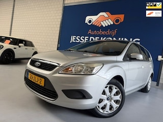 Ford Focus Wagon 1.6 Trend /bj.2009 / kleur: grijs / airco / trekhaak / cruise control / stereo / NAP met 241944 km./ APK 01/2027.