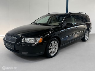 Volvo V70 2.5T Momentum AUTOMAAT / LEER