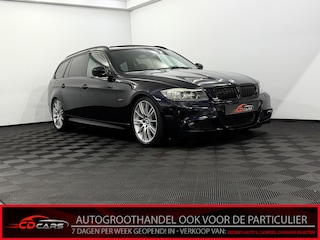 BMW 3-serie Touring 318i Corporate Lease M Sport Edition Schuifdak, Clima, Parkeersensoren, Navi, Harman/Kardon, Half stof/alcantara, Cruise control, Lichtmetalen velgen