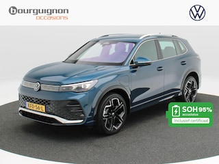 Volkswagen Tiguan 1.5 eHybrid 272 Pk Automaat R-Line | Trekhaak | Head-up | 360° Camera | Stoel/Stuur Verwarming | Massage | Stoel Ventilatie | Adaptive cruise | 19 Inch | 24.515 Km !!