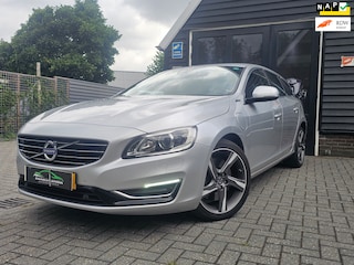 Volvo V60 2.4 D6 AWD Plug-In Hybrid R-Design