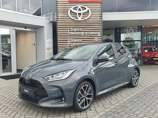 Toyota Yaris 1.5 Hybrid 115 Dynamic NIEUW DIRECT LEVERBAAR! MODEL 2026 STOEL/STUURVERW PARK-SENSOREN BLIND SPOT 17'' LM-VELGEN NAVI KEYLESS LED APPLE/ANDROID