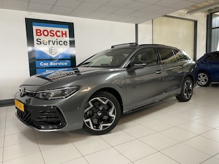 Volkswagen Passat Variant 1.5 eHybrid R-Line Edition 272 PK Panoramadak /Trekhaak /Carplay / Stoelverwarming/ koeling