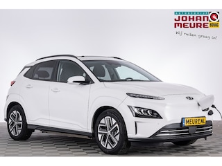 Hyundai Kona EV Comfort Sky 64 kWh *SOH 95.7%* SCHUIFDAK | Full LED | Stoelverwarming