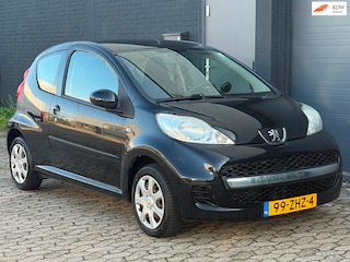 Peugeot 107 1.0-12V Black & Silver AIRCO APK TOERENTELLER