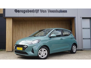 Hyundai i10 1.0 67pk Comfort 5Drs Virtual-Cockpit Cruisecontrol Navi A-Camera LED 39072km! *NL auto* Mangrove Green!