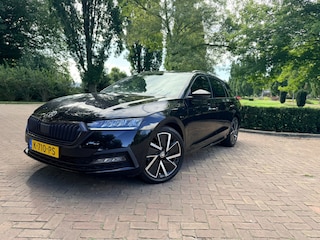 Skoda Octavia Combi 1.0 e-TSI Sport Business | DSG | CarPlay | Trekhaak | Luxe!