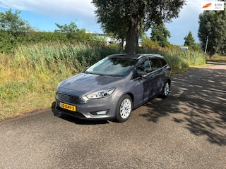 Ford Focus Wagon 1.5 Titanium Edition Stoel/Stuur Verwarming Airco Cruise Navi Trekhaak Bluetooth Trekhaak Pdc