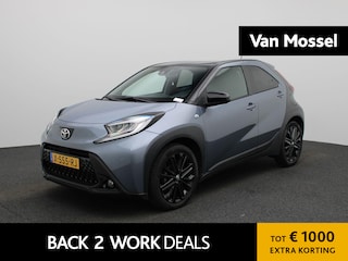 Toyota Aygo 1.0 VVT-i MT Premium | JBL Audio | Camera | Stoelverwarming | Lichtmetalen Velgen 18'' | Privacy Glass |