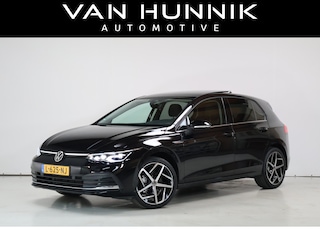 Volkswagen Golf 1.5 eTSI Style | Sfeer | Pano | Camera | Dealer Onderhouden