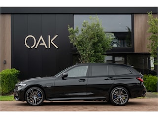 BMW 3-serie Touring 330e | M-Sport | Live Cockpit | Panorama | Leder | Memory | Head-Up | Trekhaak | 360 Camera | 19"LM | Saphire Zwart