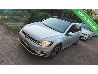Volkswagen Golf 1.0 TSI Highline Pano Trekhaak