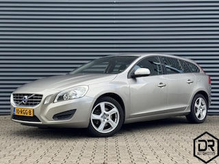 Volvo V60 1.6 T3 | TREKHAAK | CLIMATE | PDC | NAP | GOED ONDERHOUDEN