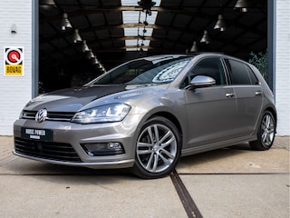 Volkswagen Golf 1.4 TSI Business Edition R-Line *Pano | ACC | Keyless entry & start | Camera | Stoelverwarming | Clima | Navi | Bluetooth*