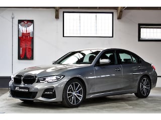 BMW 320i High Executive M Sport | Apple Car Play | HUD | Dealer onderhouden