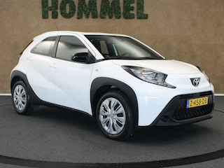 Toyota Aygo 1.0 VVT-i MT Play - ORIGINEEL NEDERLANDSE AUTO - ACHTERUITRIJCAMERA - CRUISE CONTROL - APPLE CARPLAY/ANDROID AUTO - AIRCO - BLUETOOTH TELEFOONVOORBEREIDING - MULTIMEDIA SCHERM