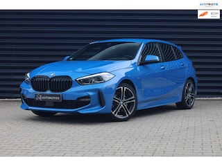 BMW 118i Business M Sport / Carplay / Stoelverwarming / Camera