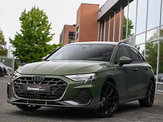 Audi A3 Sportback 35TFSI S-Edition NIEUW! 2653km! Pano Sonos M-Led RS-Zetels ACC Side/Lane Assist Districtgrün!