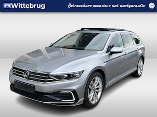 Volkswagen Passat Variant 1.4 TSI PHEV GTE / AUTOMAAT/ PANO/ TREKHAAK/ APP-CONNECT/ PARK.SENSOR.V+A/ CAMERA/ STUUR+STOELVERWARM./ DCC/ ACC/ MASSAGE/ ELEK.ACHTERKLEP/ DODEHOEK/ KEYLESS/ DIGITAL DASH/ NAVI/ DAB/ CLIMA/ LED/ 18'' LMV