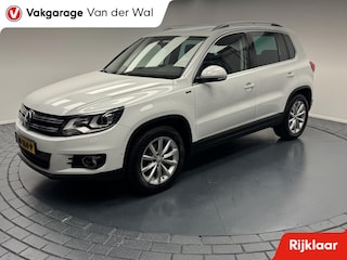 Volkswagen Tiguan 1.4 TSi Lounge Trekhaak-Carplay-Cr.contr-Clima-Parkeersensoren-Stoelverwarming-Lm17''velgen