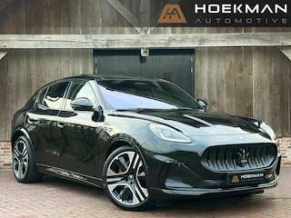 Maserati Grecale AWD Folgore 105kWh 557 PK | Panoramadak, 360° cam., Head-Up, Stoelverwarming/koeling, ACC, Climate Pack Plus, 20"