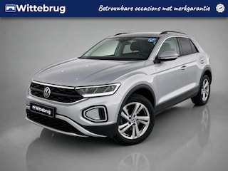 Volkswagen T-Roc 1.5 TSI 150pk Life 75 Edition DSG Automaat / Navigatie / Camera / Led / Lm 17 inch / Digital cockpit / Park Assist