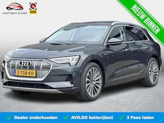 Audi e-Tron 50 quattro Business edition Plus 71 kWh SoH 93,8% / Trekhaak / Warmtepomp / 3 Fase / 1e Eigenaar / Panoramadak / Dealeronderhouden / Memory / 4 Nieuwe zomerbanden /