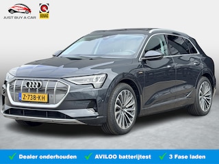Audi e-Tron 50 quattro Business edition Plus 71 kWh SoH 93,8% / Trekhaak / Warmtepomp / 3 Fase / 1e Eigenaar / Panoramadak / Dealeronderhouden / Memory / 4 Nieuwe zomerbanden /