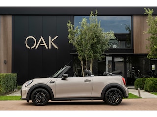 Mini Cooper Cabrio 1.5 Classic Aut. | Navigatie | Leder | PDC | Black Pack | 16"LM | Rooftop Grey