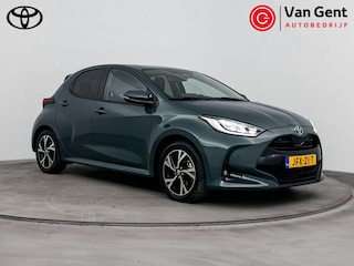 Toyota Yaris 1.5 Hybrid 115 Dynamic | Apple Carplay / Android Auto | Dodehoek detectie | Parkeersensoren voor/achter | Stoel-/stuurverwarming | Adaptive Cruise | Clima | Keyless | Camera | 16 inch