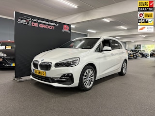 BMW 2-serie Tourer 218i High Executive/ NL auto/ Afneembare trekhaak/ Achteruitrijcamera