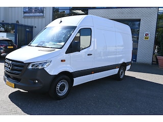 Mercedes-Benz Sprinter 317 CDI L2H2 Pro HD MBUX Navigatie met camera en parkeerpakket, Winterpakket, Etc.