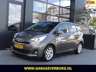 Toyota Verso-S 1.3 VVT-i Trend Automaat (Airco/Climate,Cruise,Panoramadak,Navigatie,Achteruirijcamera) -- 35.058 Km --