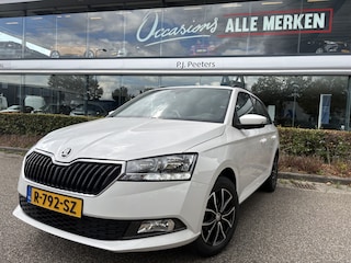 Skoda Fabia Combi 1.0 TSI Ambition Airco - Apple carplay - Parkeersensor achter - Dakrails - Bagagedek - Mistlampen - Cruise control - Bluetooth - Led verlichting - Stuur multifunctioneel - Stuur leder - Elektrische ramen - Centrale vergrendeling met afstandsbediening