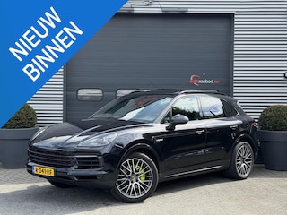 Porsche Cayenne 3.0 E-Hybrid Sport Chrono | Panoramadak | Camera | Bose | Elektrische Trekhaak | Elektrische Achterklep |