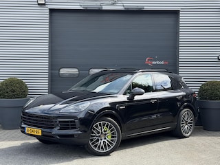 Porsche Cayenne 3.0 E-Hybrid Sport Chrono | Panoramadak | Camera | Bose | Elektrische Trekhaak | Elektrische Achterklep |