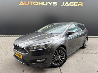 Ford Focus Wagon 1.5 Titanium Trekhaak Stoel Stoelverwarming Sensoren Aut.Inparkeren