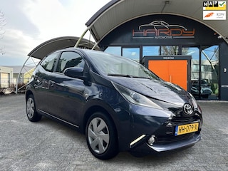 Toyota Aygo 1.0 VVT-i X-PLAY CAMERA 100% Dealer Onderhouden Rijklaarprijs!