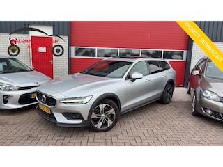 Volvo V60 2.0 D4 AWD Intro Edition PANO / HUD / HARMAN KARDON / AUTOMAAT / CARPLAY / LED / CAMERA / LEDER + STOELVERW / ACHTERBANK VERW