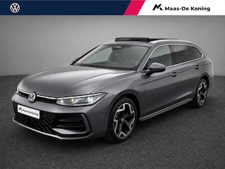 Volkswagen Passat Variant 1.5eHybrid 200kW/272PK R-Line · Panoramadak · Trekhaak · 360°Camera + Parkeersensoren · Garantie t/m 11-11-2030 of 100000km.