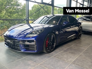 Porsche Panamera 4.0 Turbo E-Hybrid | NIEUW MODEL | ACTIVE RIDE | PANORAMA | 4WIELBESTURING | SPORT DESIGN | PASSENGER DISPLAY | SOFT CLOSE | 360 CAMERA | BOSE | PDLS+ | INNODRIVE | 14-WEG STOELEN | GEWRAPT IN DONKERGRIJS METALLIC |