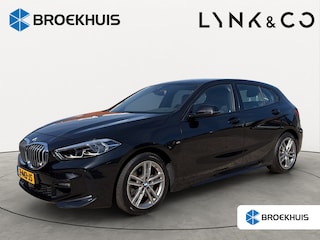 BMW 118i | Airco (automatisch) | Apple Carplay | M-sport pakket
