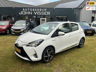 Toyota Yaris 1.5 Hybrid Bi-Tone Plus * hybride * panoramadak * bluetooth * telefoonvoorbereiding * airco * duurzaam & zuinig *