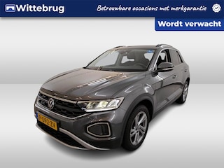 Volkswagen T-Roc 1.0 TSI 110pk Life 75 Edition / Trekhaak / Virtual Cockpit / Navigatie / Camera / 17"