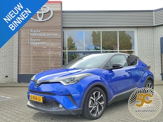 Toyota C-HR 1.8 Hybrid BI-TONE NL-AUTO UNIEKE KM-STAND! TREKHAAK JBL-AUDIO STOEL/STUURVERW BLIND SPOT 18'' LM-VELGEN KEYLESS CLIMA AD-CRUISE NAVI BLUETOOTH