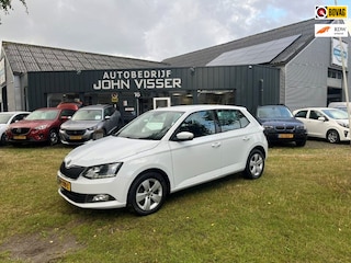Skoda Fabia 1.2 TSI Style * automaat * bluetooth & telefoonvoorbereiding * parkeersensoren * stijlvolle hatchback * 5-deurs *